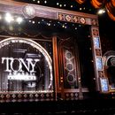 FILE - El escenario antes del inicio de la 75.ª entrega anual de los premios Tony el 12 de junio de 2022 en Nueva York. La 76.ª entrega anual de los premios Tony se transmitirá en vivo desde el United Palace en Nueva York el domingo 11 de junio de 2023.(Foto Charles Sykes/Invision/AP, archivo)