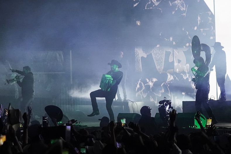 El colectivo Nortec durante su concierto en el festival Arre en la Ciudad de México el domingo 8 de septiembre de 2024. (Foto AP/Felix Marquez)