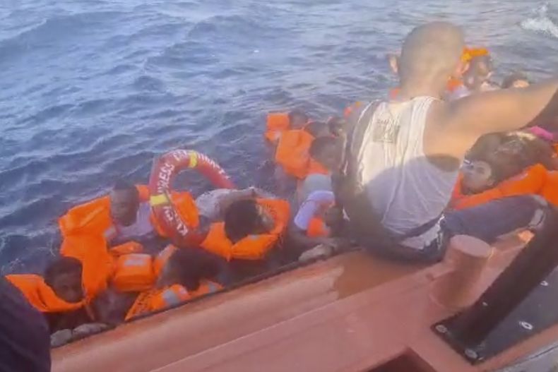 ASI-GEN INDONESIA-BARCO INCENDIADO