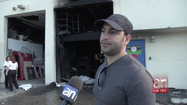 voraz incendio destruyo un almacen de muebles de lujo en hialeah
