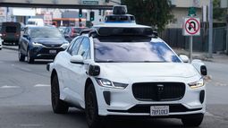 Un vehículo de Waymo transita por San Bruno, California, el 30 de septiembre de 2025. (Foto AP/Jeff Chiu, Archivo) Un vehículo de Waymo transita por San Bruno, California, el 30 de septiembre de 2025. (Foto AP/Jeff Chiu, Archivo)