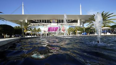 el fastuoso super bowl se instala en barrio pobre de miami