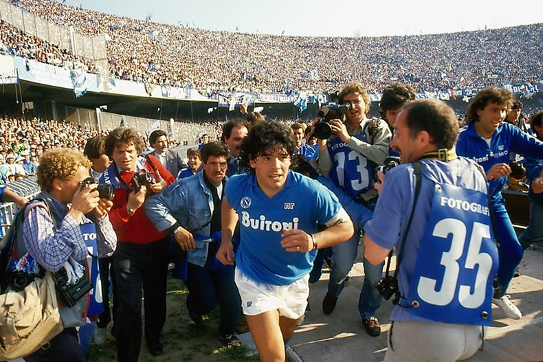 ESP-CIN_CANNES-MARADONA-1.jpg