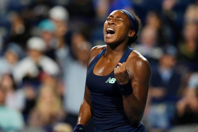 ARCHIVO - Coco Gauff, de Estados Unidos, reacciona durante un partido frente a Elena Rybakina, de Kazajistán, durante las semifinales del Abierto de Toronto, el miércoles 12 de agosto de 2026, en Toronto. (Chris Young/The Canadian Press via AP, Archivo)