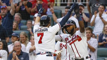 Con 2 jonrones de Ozuna, Bravos remontan ante Dodgers