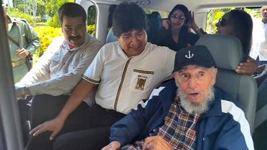 dictador fidel castro reaparecio en publico con maduro y evo morales