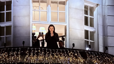 María Corina Machado reaparece en Oslo tras un año en la clandestinidad y desata ovación frente al Grand Hotel