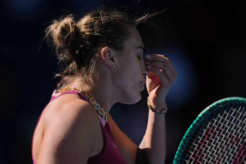 Aryna Sabalenka durante su partido contra Nikola Bartunkova en el Abierto de China, el domingo 4 de octubre de 2026, en Beijing. (AP Foto/Achmad Ibrahim)