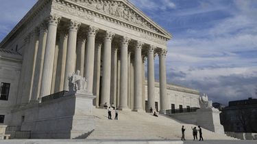 Corte Suprema falla contra inmigrantes en caso de detención
