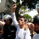 Venezuela: Suspenden juicio contra dirigente opositor López