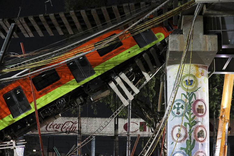 México: Fiscalía presenta cargos a 10 por desplome del metro