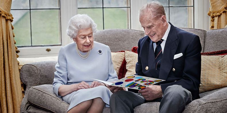 reina-isabel-principe-felipe-73-aniversrio-elle-home-1605863571.jpg