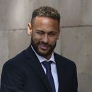 Neymar en juicio por fraude: Firmo lo que me dice mi padre