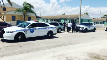 despues que asesinaran a dos estudiantes aumentan el numero de oficiales en liberty city
