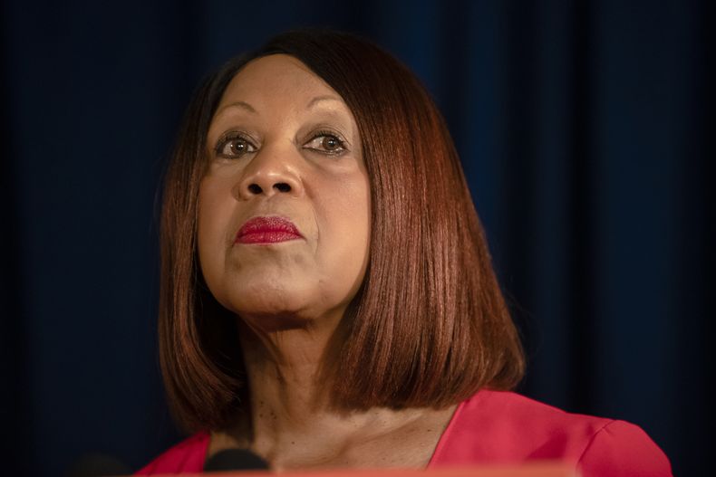 La vicegobernadora de Nueva Jersey Sheila Oliver en Trenton, Nueva Jersey, el 5 de agosto de 2019.. (Foto AP /Matt Rourke)