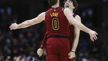 Osman y Love encabezan remontada de Cavaliers ante Pacers