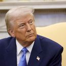 El presidente Donald Trump durante una reunión con su homólogo francés Emmanuel Macron en el Despacho Oval de la Casa Blanca, el lunes 24 de febrero de 2025, en Washington. (Ludovic Marin/Pool vía AP)