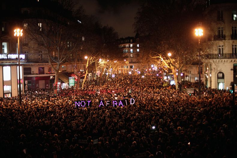 EUR-GEN_FRANCIA-PERIODICO_ATAQUE-2.jpg