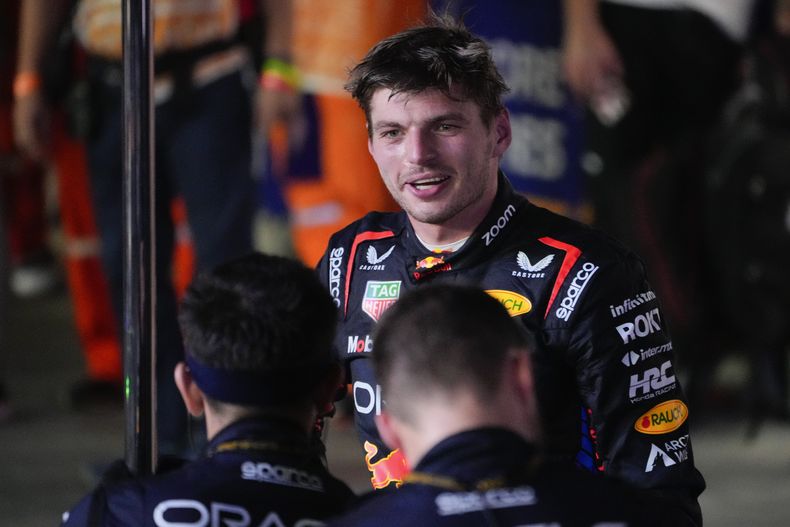 El piloto de Red Bull Max Verstappen reacciona a su segundo lugar en el Gran Premio de Singapur el domingo 22 de septiembre del 2024. (AP Foto/Vincent Thian)