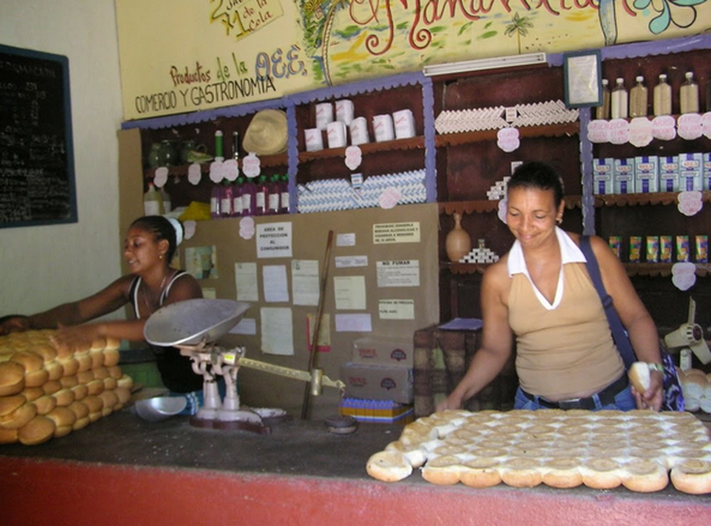 Quizás el pan más malo del mundo ahora mismo se confecciona en Cuba. Es un producto sin rigor y con normas de elaboración similares al pan consumido en Europa durante la II Segunda Guerra Mundial. Probablemente peor.