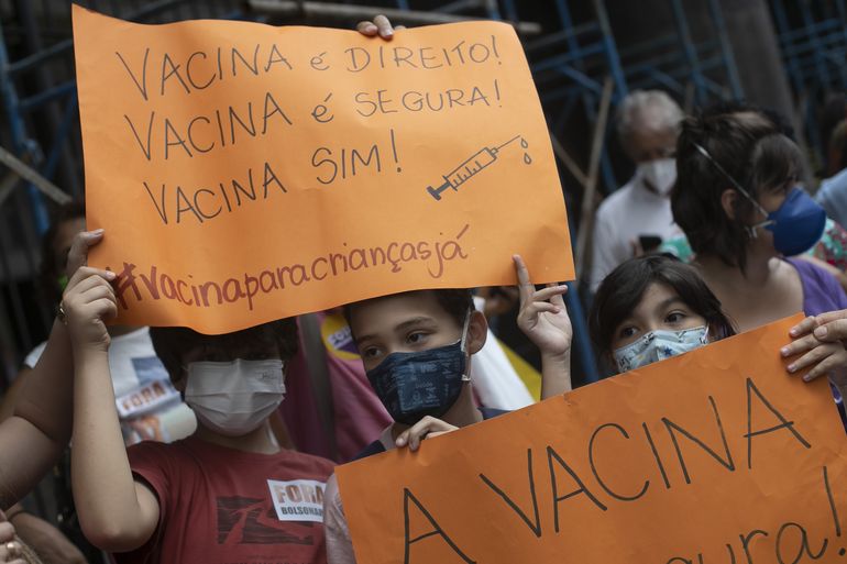 Brasil vacunará a niños contra COVID sin requerir receta