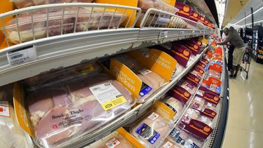 EEUU: Denuncian abuso laboral en procesadoras de pollo
