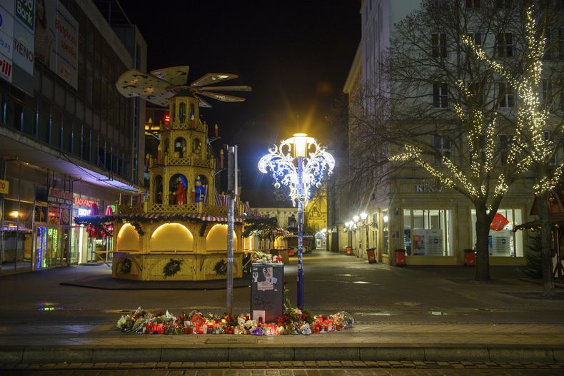 El memorial a las víctimas del ataque al mercado navideño de Magdeburgo, Alemania, el 23 de diciembre del 2024. (Klaus-Dietmar Gabbert/dpa via AP)