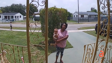 miami: una madre apunalo a sus hijas de 15 meses y 16 anos y a su pareja