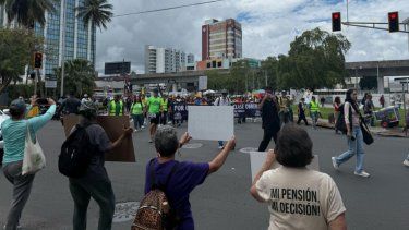 pensionados exigen retiro digno en manifestaciones en ponce, cidra y san juan