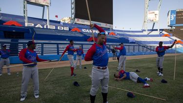 cuba puso en marcha sus entrenamientos con miras al clasico mundial de beisbol