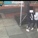 Mujer afroamericana ataca a dos mujeres asiáticas a martillazos en Nueva York