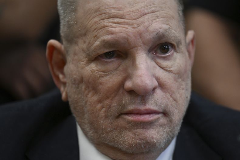 El ex productor de cine Harvey Weinstein en el tribunal en Nueva York el 15 de abril del 2025. (Angela Weiss/Pool Photo via AP)