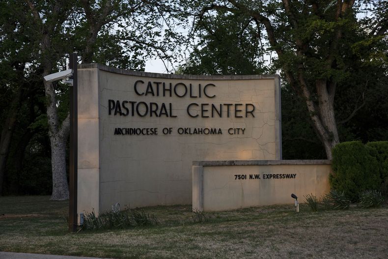 La Arquidiócesis de la Ciudad de Oklahoma, el jueves 17 de abril de 2025, en la Ciudad de Oklahoma, Oklahoma. (AP Foto/Nick Oxford)