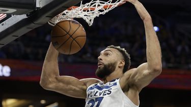 Edwards y Towns lideran victoria de Timberwolves ante Magic