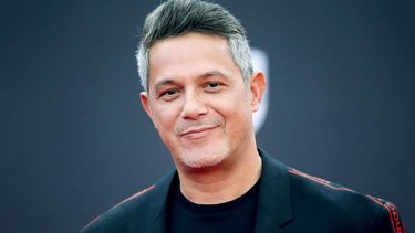 alejandro sanz se vacuna contra el covid-19