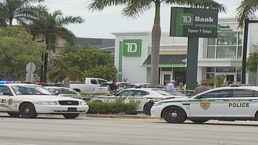 policia busca a sujeto que asalto un td bank en westchester