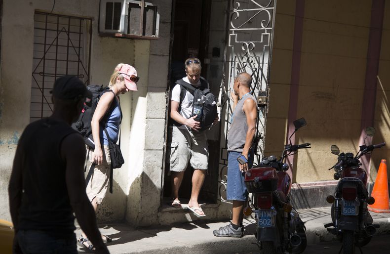 CAR-ECO_CUBA-AIRBNB-3.jpg