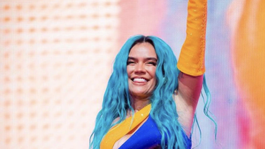 hermana de karol g enciende las redes sociales con sus fotografias