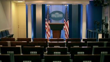 impiden que cnn y otros medios asistan a reunion con sean spicer en la casa blanca