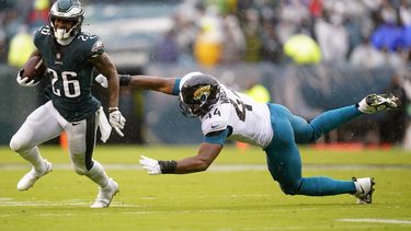 Eagles se mantienen fuertes e invictos en la NFL