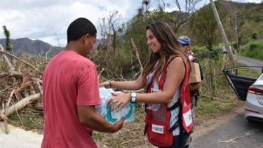 respuesta de cruz roja a un mes del huracan maria