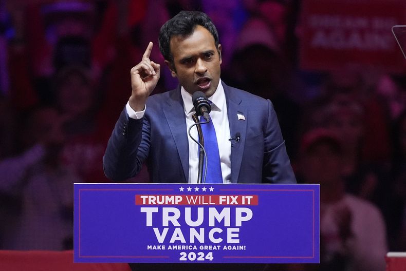 ARCHIVO - Vivek Ramaswamy habla en un mitin de campaña, el 27 de octubre de 2024, en Nueva York. (AP foto/Evan Vucci, archivo)