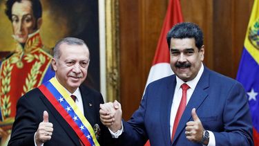 venezuela: maduro quiere entregar el pais a los turcos y les ofrece un amplio portafolio para invertir
