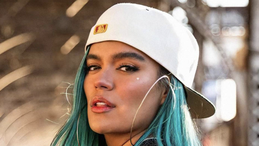 colombia: karol g visito una carcel en bogota y sorprendio a las reclusas