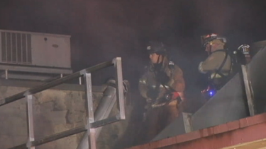 voraz incendio provoca danos significativos en un supermercado