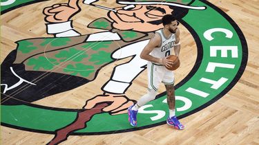 Jayson Tatum (0), de los Celtics de Boston durante la segunda mitad del Juego 1 de las Finales de la NBA contra los Dallas Mavericks, el jueves 6 de junio de 2024, en Boston. (AP Foto/Michael Dwyer)