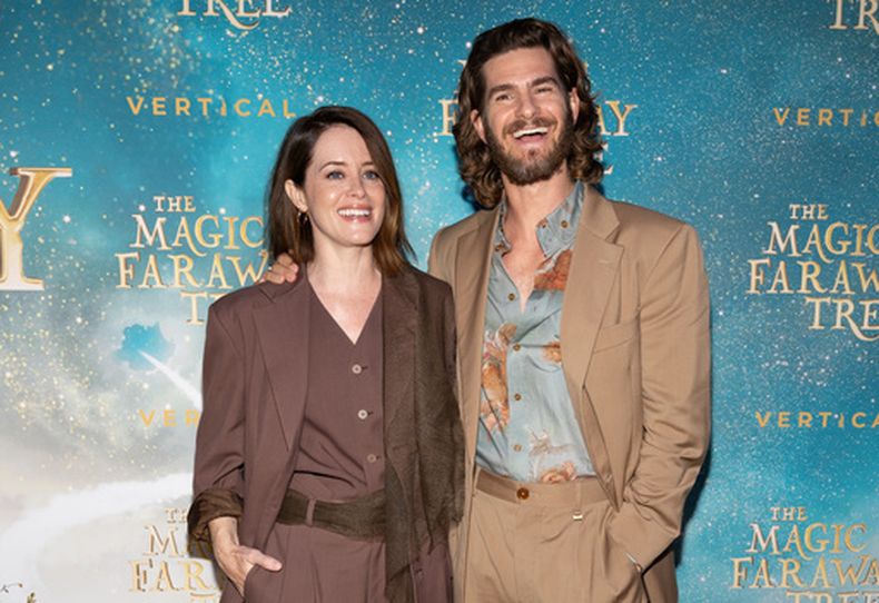 ARCHIVOI - Claire Foy, izquierda, y Andrew Garfield asisten a una proyección especial de The Magic Faraway Tree en el Regal Union Square, el miércoles 29 de julio de 2026, en Nueva York. (Foto CJ Rivera/Invision/AP, archivo)