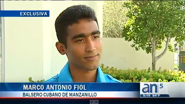 americateve | Dos de los balseros cubanos que integraba un grupo de 31 que salieron de manzanillo y que la mitad de ellos murieron en la travesía, llegaron ya a Miami.