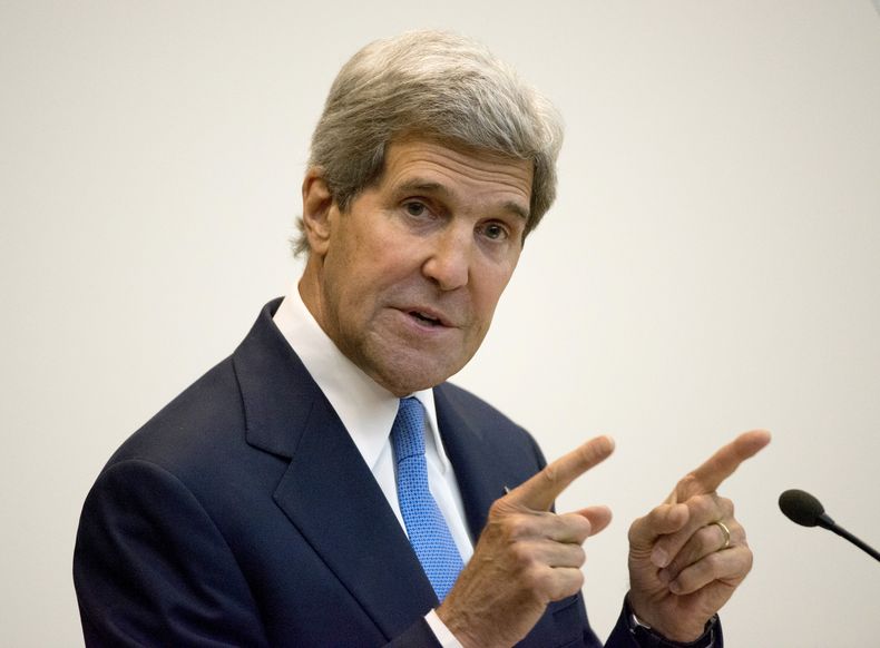 En esta foto del 18 de junio del 2014 el secretario de estado John Kerry habla en el Departamento de Estado en Washington.Kerry desestim&oacute; el jueves las cr&iacute;ticas a la pol&iacute;tica del gobierno sobre el Oriente Medio, sobre todo las afirmac
