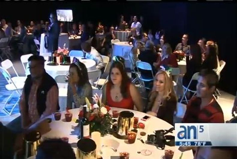 América Teve celebra su fiesta de navidad haciendo un balance del año con mucha música y diversión.